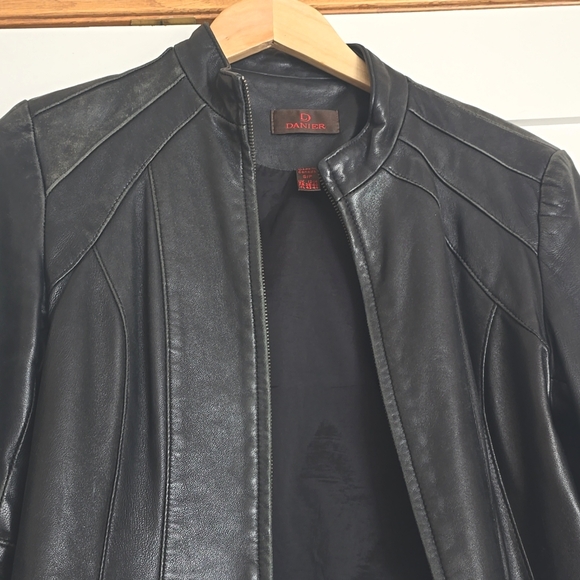 Cropped leather jacket - Picture 15 of 15